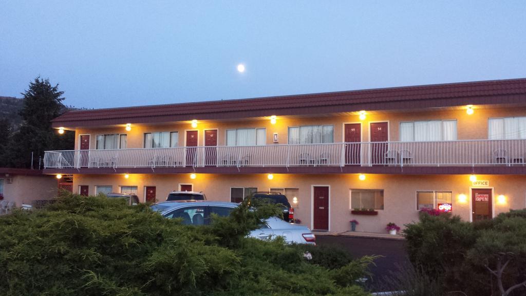 Swiss Sunset Inn Penticton Exterior foto